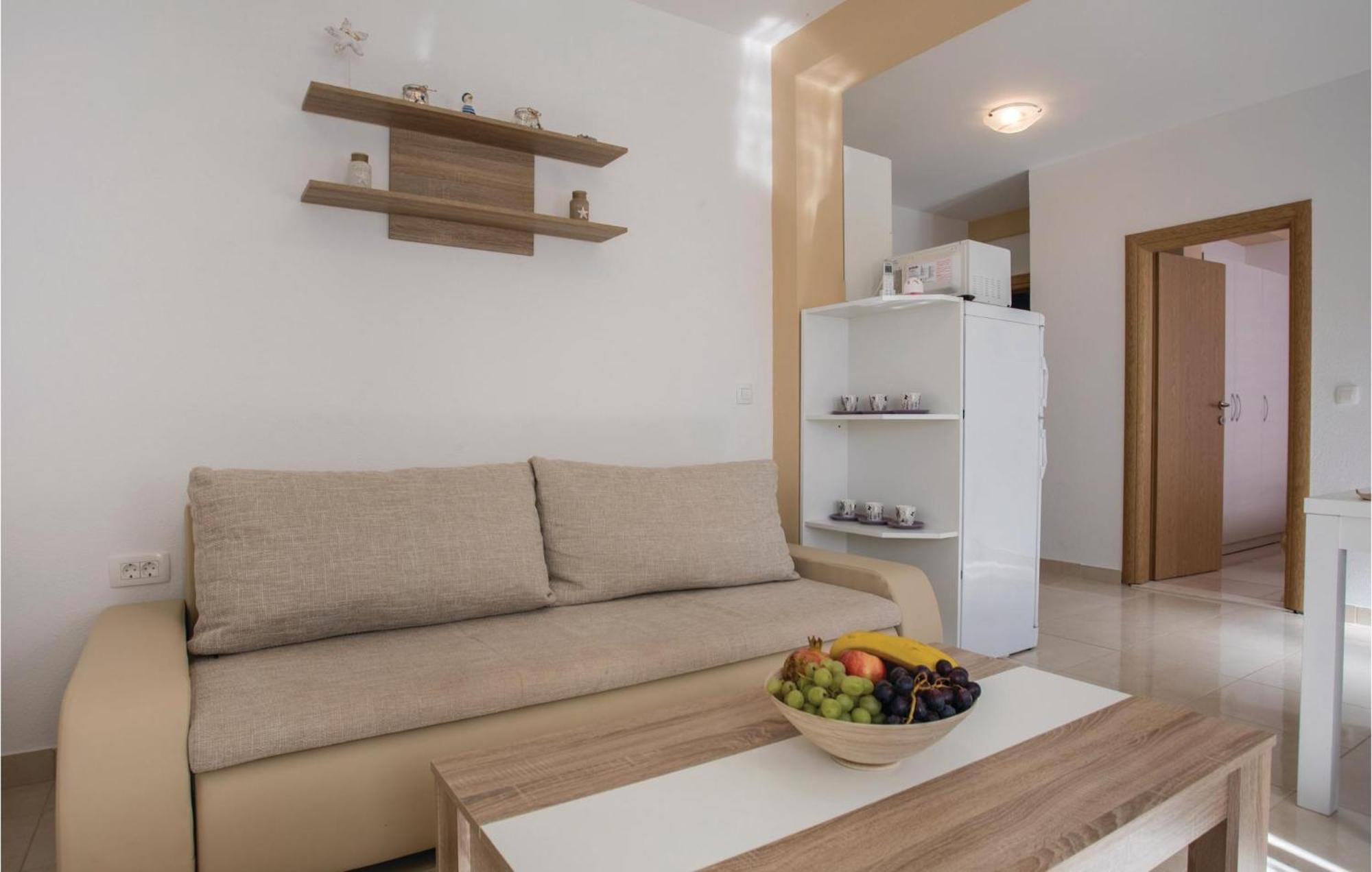 1 Bedroom Lovely Apartment In Komarna Klek Exteriér fotografie